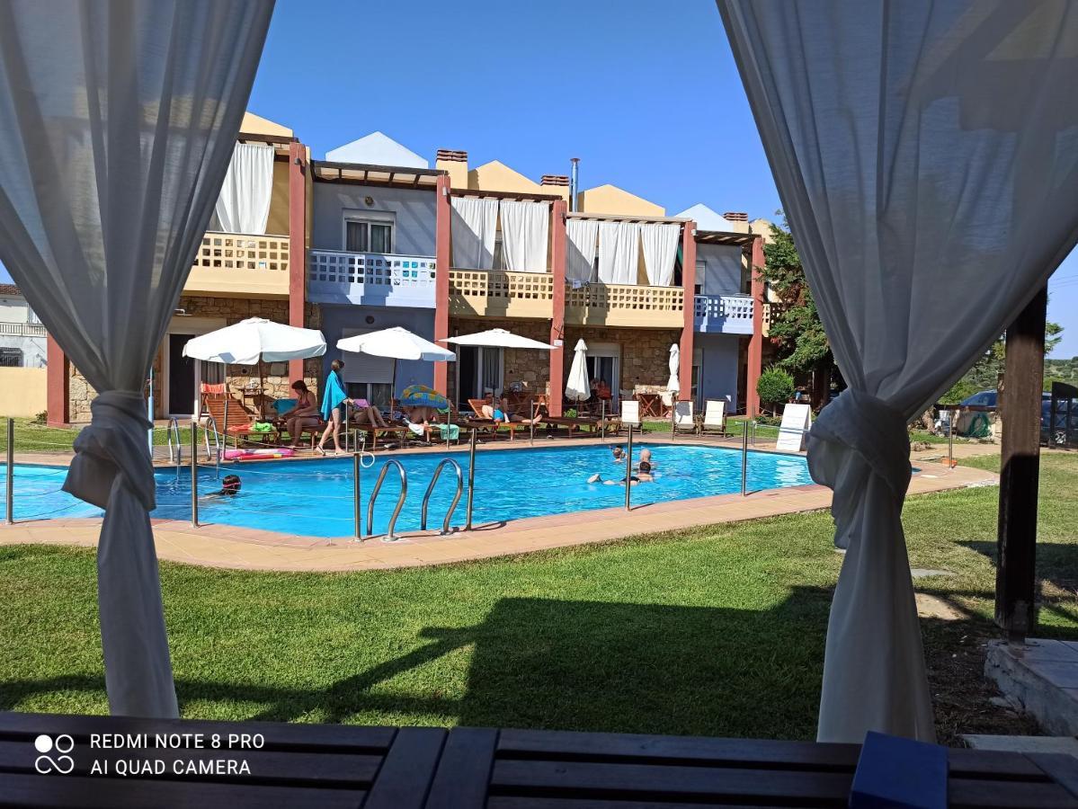 Ydna Family Hotel Apartments Possidi Luaran gambar