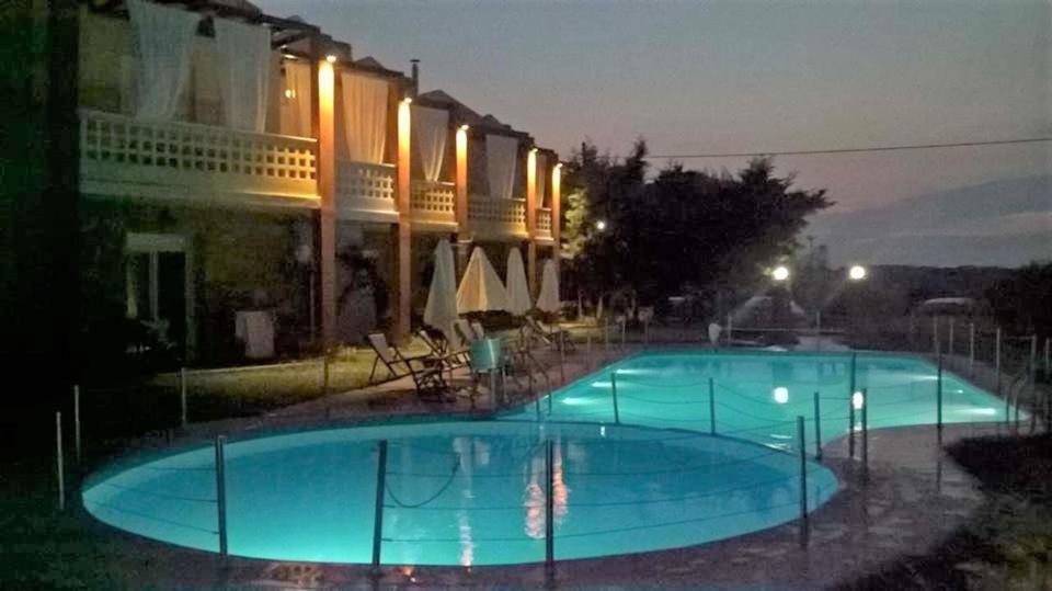 Ydna Family Hotel Apartments Possidi Luaran gambar