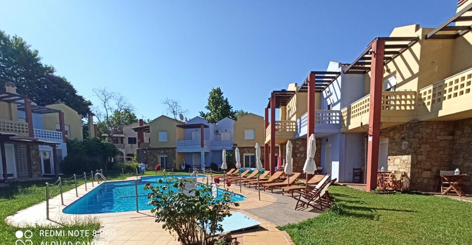 Ydna Family Hotel Apartments Possidi Luaran gambar