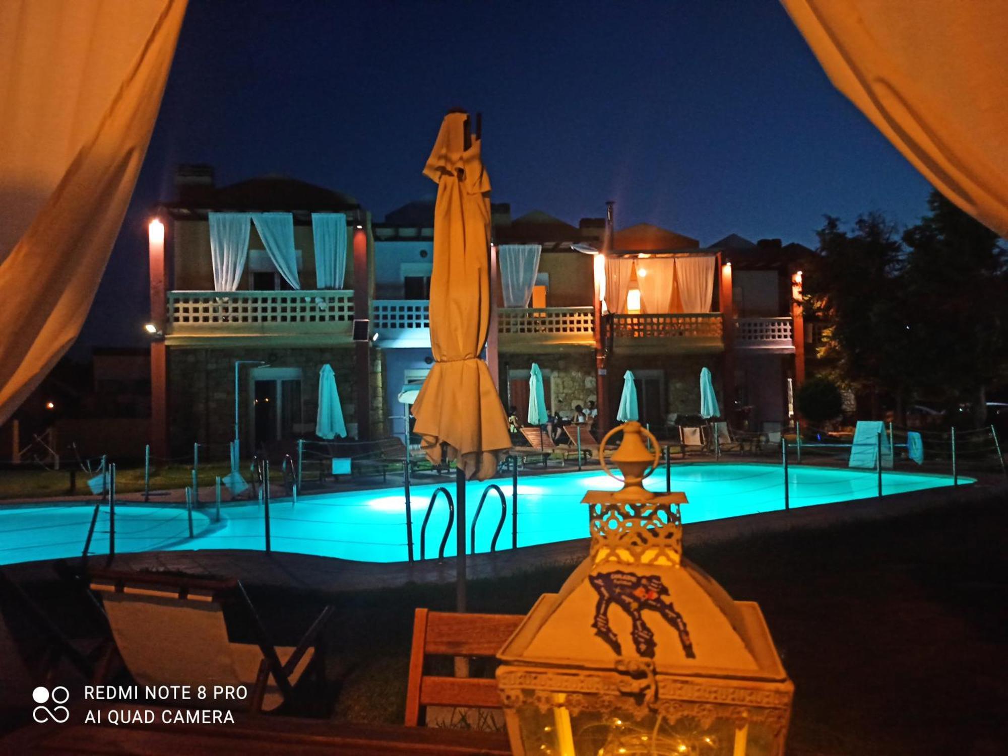 Ydna Family Hotel Apartments Possidi Luaran gambar