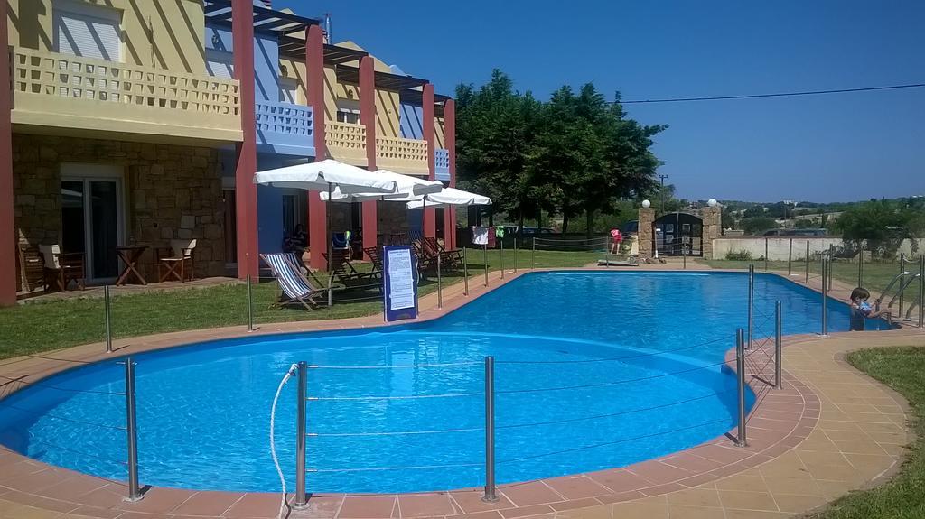Ydna Family Hotel Apartments Possidi Luaran gambar